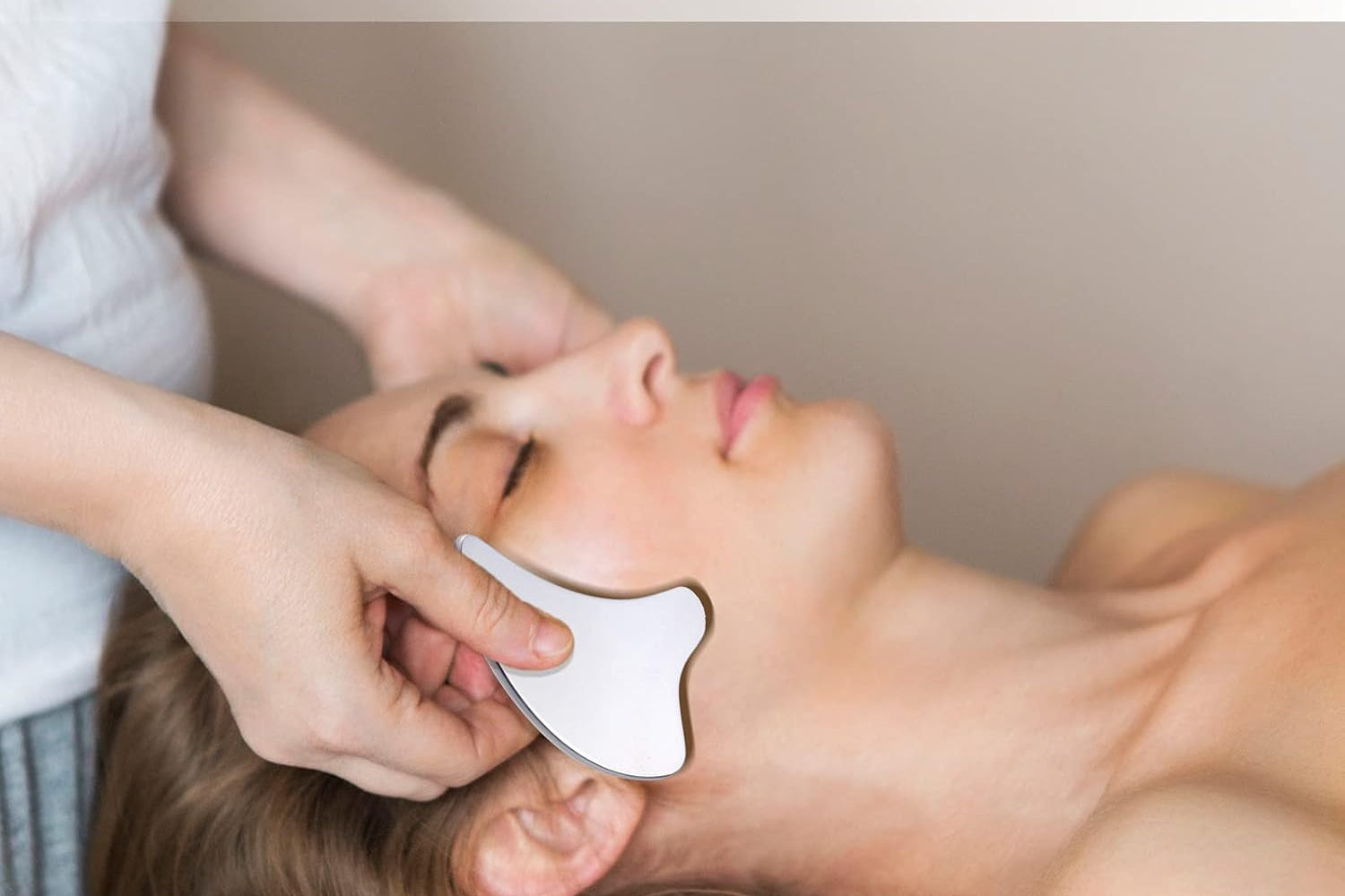 Stainless Steel Gua Sha Facial Tools Guasha for Face Metal Gua Sha Tighten Skin Massage Guasha Beauty Tool for Body Eyes Neck Massager with Travel Pouch Skin Care Gifts (Dolphin Style)